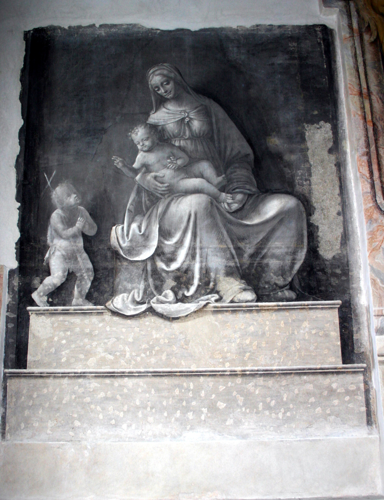 Madonna et enfant et Jean le Baptiste comme un enfant. Leonardesque fresque de grisaille dans la troisième chapelle de la nef gauche à san église de Marco à Milan. Photo par Giovanni Dall'Orto, 14 avril 2007. (Foto di Giovanni Dall'Orto, 14/04/2007)